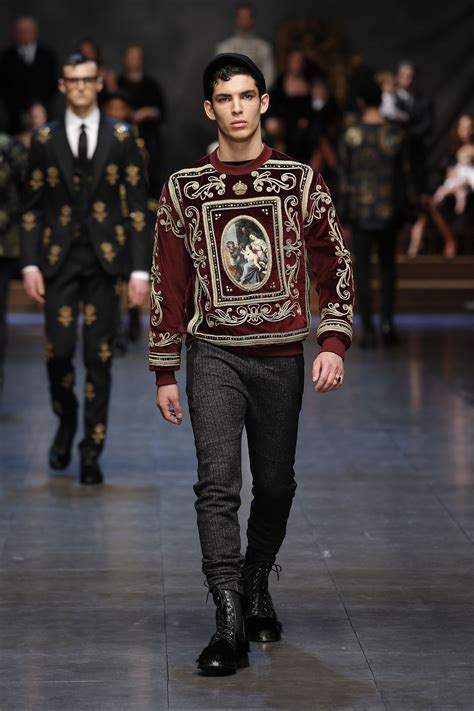 Winter 2016 Men's Fashion Show Catalogue by Dolce&Gabbana